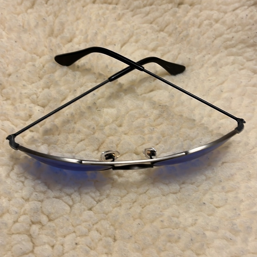Stylish Oval Blue Lens Sunglasses - Picture 4 of 17